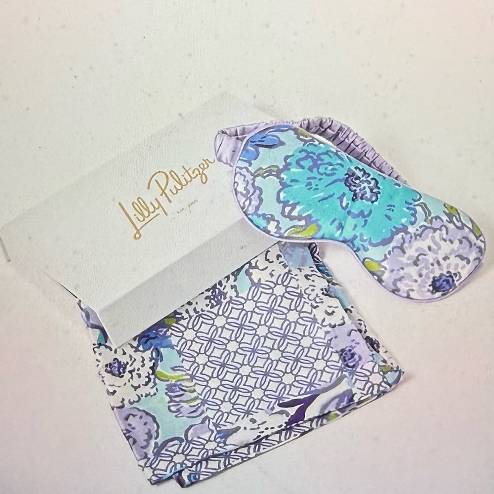 Lilly Pulitzer multi juicy story, patch Sleep Set, NWTs silk, mask, pillowcase